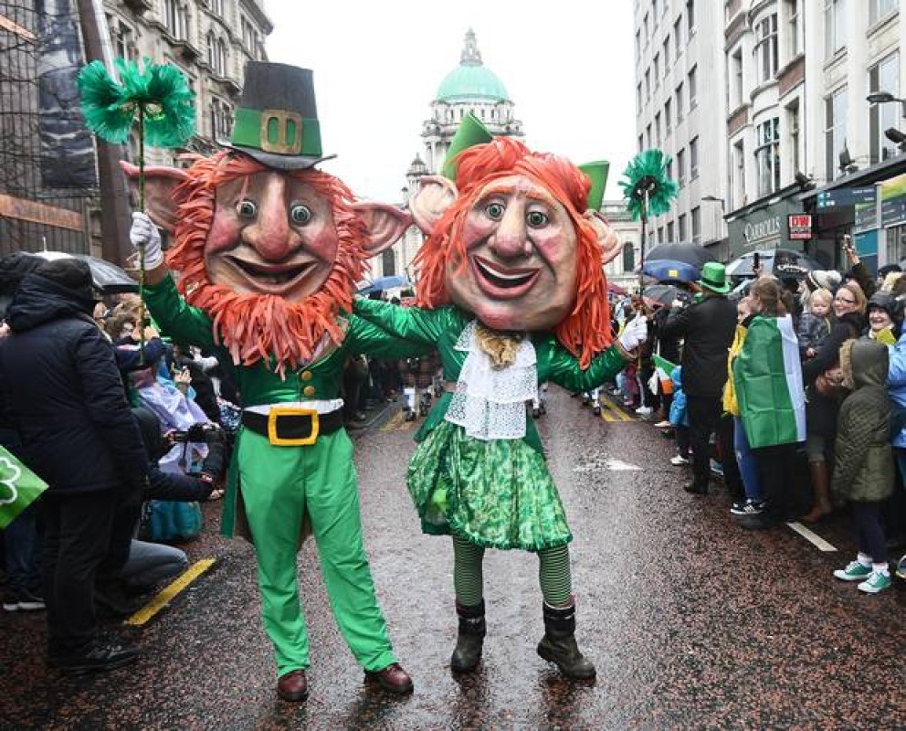 How to make a St Patrick's Day Carnival Hat — UK Centre For Carnival Arts